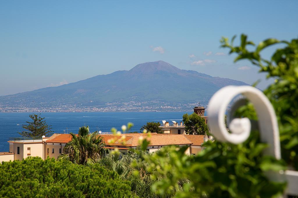 Hotel Crawford Sant'Agnello Exterior foto